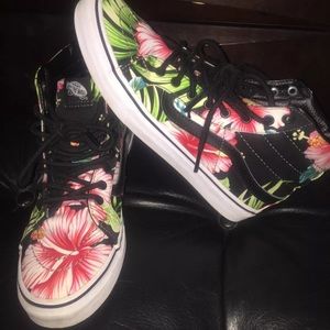 Tropical Print Vans size  8.5 Women’s 7.0 Men